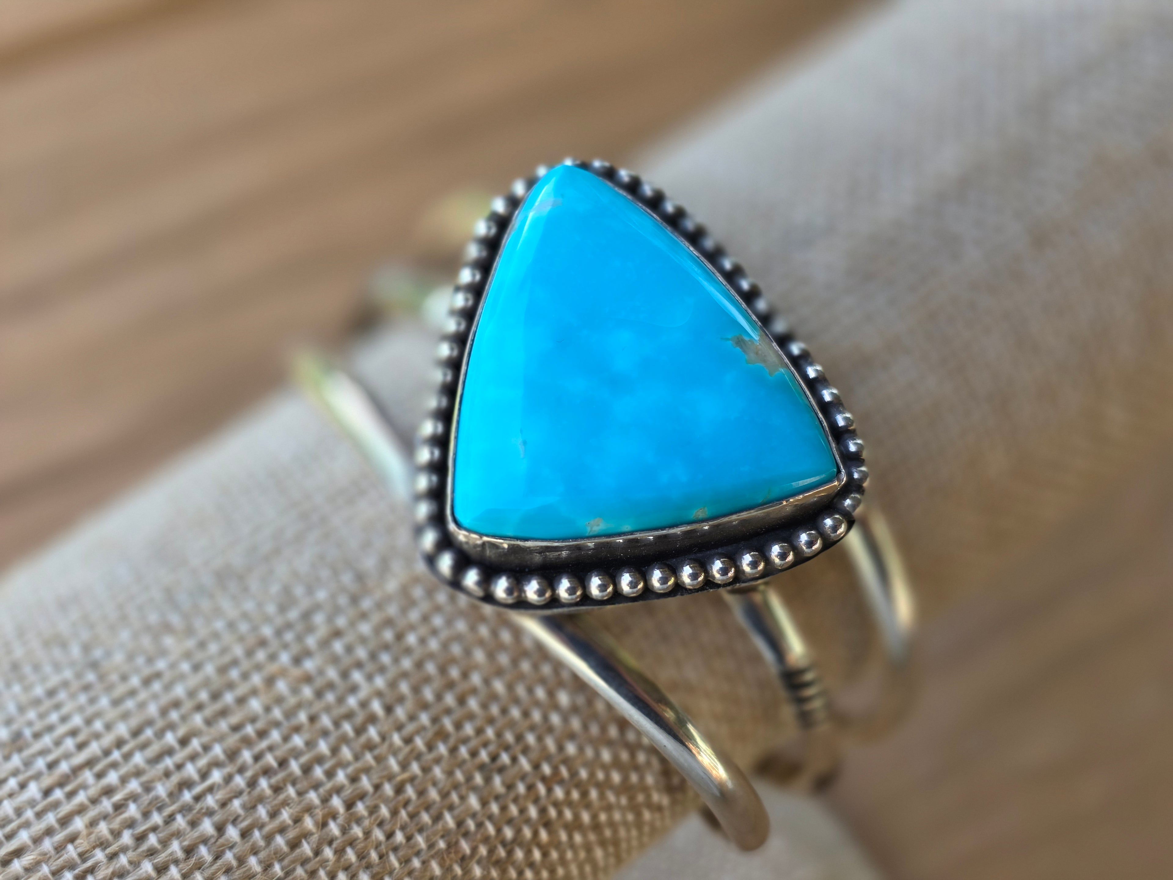 **Handcrafted Sterling Silver Kingman Turquoise Cuff Bracelet – One-of-a-Kind Artisan Jewelry**