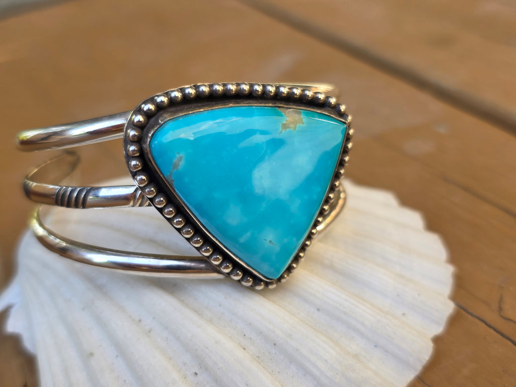 **Handcrafted Sterling Silver Kingman Turquoise Cuff Bracelet – One-of-a-Kind Artisan Jewelry**
