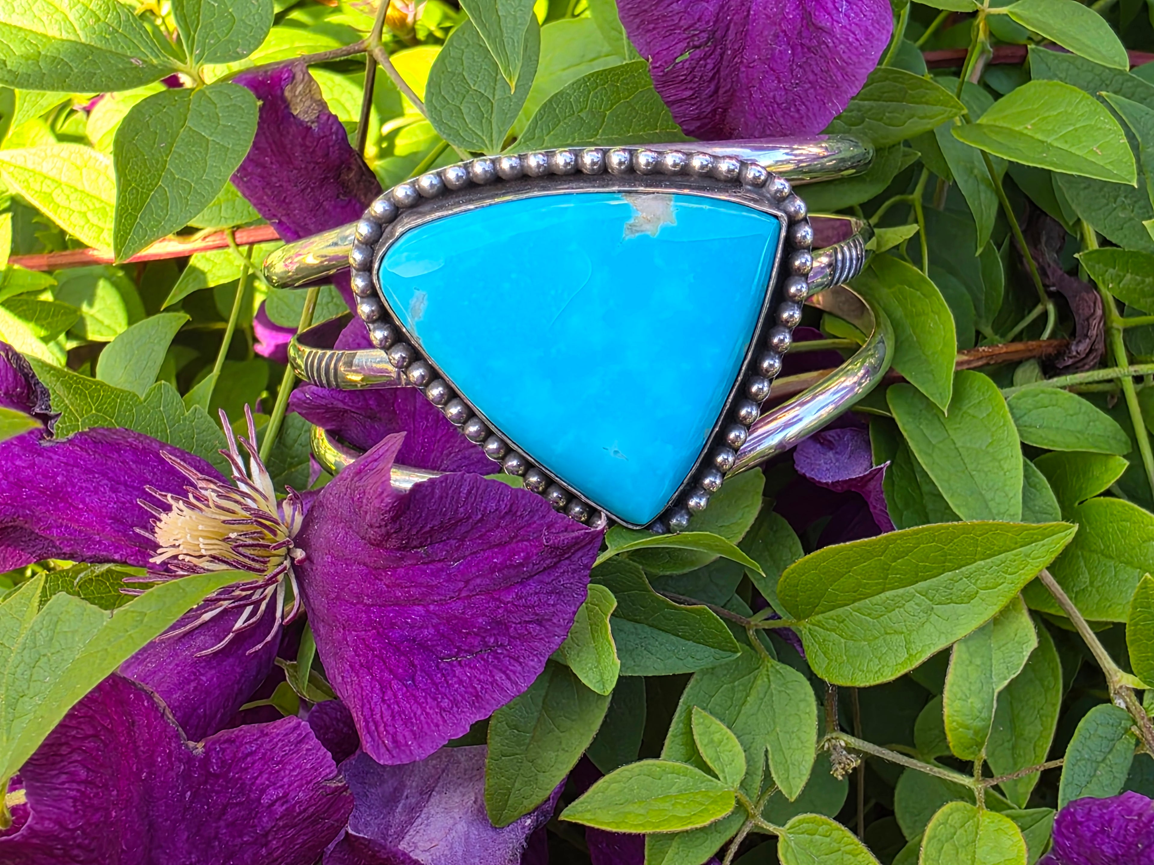 **Handcrafted Sterling Silver Kingman Turquoise Cuff Bracelet – One-of-a-Kind Artisan Jewelry**